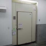 横浜市青葉区の業務用の問屋｜プレハブ冷蔵庫の新設工事