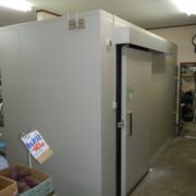 神奈川県南足柄郡の某八百屋｜プレハブ冷蔵庫の新設工事