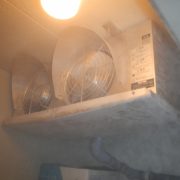 静岡県藤枝市の魚屋｜プレハブ冷凍・冷蔵庫　冷却ユニットのサイクル交換