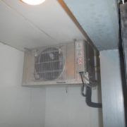 藤沢市江の島の煎餅屋｜プレハブ冷凍庫の冷却ユニットのサイクル交換