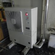 神奈川県三浦市の宿泊施設（某ホテル）｜プレハブ冷凍庫の冷却機交換