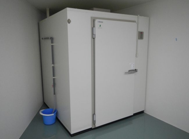 神奈川県川崎市の某香料屋｜プレハブ冷蔵庫の移設工事