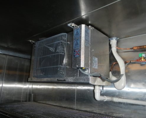 プレハブ冷蔵庫・冷却機器の入れ替え工事