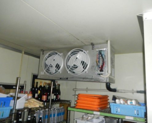 業務用プレハブ冷蔵・冷凍庫のサイクル交換工事