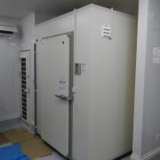 食品工場にホシザキ製プレハブ冷蔵庫を新設｜神奈川県藤沢市での設置工事事例
