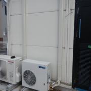 【神奈川県藤沢市】精肉店バックヤードにホシザキ製プレハブ冷蔵庫を新設｜業務用冷蔵設備施工事例