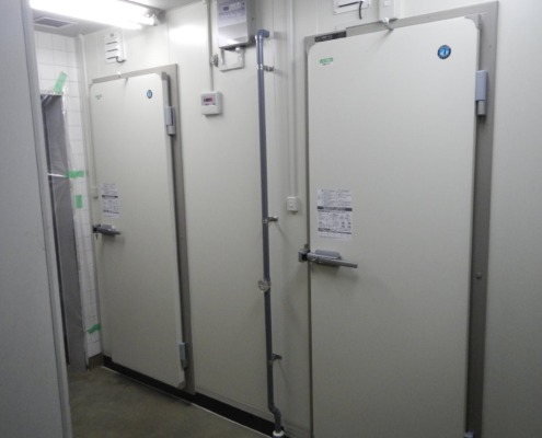 ホシザキ製プレハブ冷蔵庫2室構成（冷蔵庫・冷凍庫）